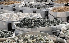Nhà băng lớn nhất thế giới bị lừa một vố 'đau điếng': Bỏ hơn 30 tỷ VND để mua mặt hàng quý nhưng mở ra toàn túi đá