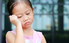3 dấu hiệu bạn đang nuôi dạy một đứa trẻ ích kỷ, về sau khó hiếu thảo với cha mẹ