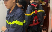 CLIP: Cảnh sát đu dây từ tầng 18 giải cứu cháu nhỏ bị mắc kẹt CLIP: Cảnh sát đu dây từ tầng 18 giải cứu cháu nhỏ bị mắc kẹt