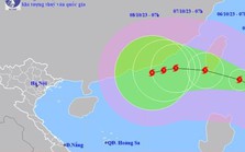 Bão Koinu giật trên cấp 17 đang tiến gần Biển Đông Bão Koinu giật trên cấp 17 đang tiến gần Biển Đông