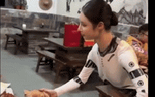 Quán lẩu nổi tiếng nhờ "hotgirl robot" bưng đồ phục vụ, danh tính thật được tiết lộ gây bất ngờ