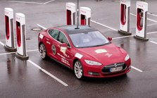 Xe điện bền hay không – đây là câu trả lời: Một chiếc Tesla sắp cán mốc ODO 2 triệu km, thay pin 4 lần, thay động cơ 13 lần