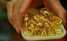 Giá vàng nhẫn tròn trơn tăng mạnh, vượt 56 triệu đồng/lượng Giá vàng nhẫn tròn trơn tăng mạnh, vượt 56 triệu đồng/lượng