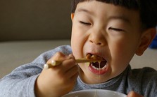 Món ăn trẻ em yêu thích được cảnh báo có thể gây trầm cảm và bệnh tiểu đường