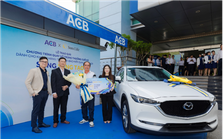 Sun Life tri ân khách hàng trong chương trình "sống sáng tạo" Sun Life tri ân khách hàng trong chương trình "sống sáng tạo"