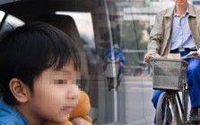 Tranh cãi phụ huynh yêu cầu cô giáo phải mua xe ô tô sang trọng đi dạy học: ‘Con tôi sẽ nghĩ gì khi thấy cô đi xe đạp?’