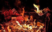 Doanh nghiệp kinh doanh vàng mã trên sàn chứng khoán sắp chia cổ tức 70%, giá cổ phiếu "băng băng" về đỉnh cũ