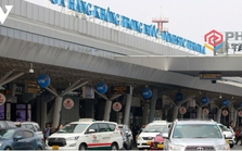 Thu phí taxi vào sân bay: “Trăm dâu lại đổ đầu” hành khách
