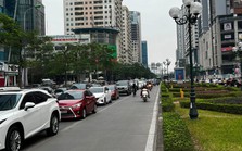 Cứ 8 người ở Hà Nội lại có 1 người sở hữu xe ô tô Cứ 8 người ở Hà Nội lại có 1 người sở hữu xe ô tô