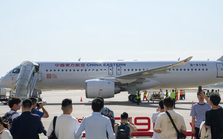 Máy bay Trung Quốc tự chế tạo hoàn thành chuyến bay thương mại đầu tiên Máy bay Trung Quốc tự chế tạo hoàn thành chuyến bay thương mại đầu tiên
