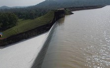 Ấn Độ: Quan chức ra lệnh xả nước hồ chứa để tìm chiếc điện thoại bị rơi