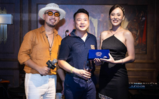 Shark Nguyễn Hòa Bình cùng Phương Oanh dự sự kiện, đấu giá vật phẩm để ủng hộ xây trường học cho trẻ em vùng cao