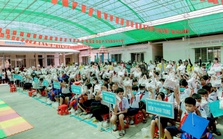 CapitaLand Development hỗ trợ dụng cụ học tập cho 1.400 học sinh tại Việt Nam