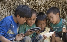 6 triệu trẻ em miền quê Trung Quốc bị bỏ lại với cơn nghiện smartphone 6 triệu trẻ em miền quê Trung Quốc bị bỏ lại với cơn nghiện smartphone