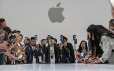 Khởi đầu mờ nhạt của iPhone 15 tại Việt Nam: Lượt thảo luận chỉ bằng một nửa iPhone 14, người dùng lưỡng lự chuyện "lên đời"