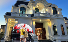 Các cầu thủ tậu xe tiền tỷ sau cưới vợ, riêng anh chàng độc thân này lại "flex biệt thự" không thể định giá
