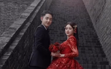 Ái nữ tập đoàn nhựa kết hôn ở tuổi 34: Tung ảnh cưới lộng lẫy, danh tính chú rể vẫn là ẩn số