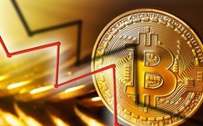 Giá bitcoin lao dốc