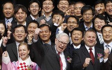 Ở tuổi 93, Warren Buffett vẫn đúng: Đổ tiền vào Nhật Bản để rồi chứng khoán tăng kỷ lục bất chấp suy thoái kinh tế