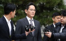 Những ngày tháng khó khăn nhất của Chủ tịch Samsung: Điều hành tập đoàn từ phòng giam rộng 6,3m2, tuần nào cũng ra tòa trong suốt hơn 3 năm