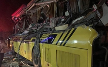 Nguyên nhân ban đầu vụ tai nạn thảm khốc giữa xe khách và container làm 5 người tử vong trên QL2