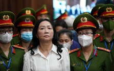 Hình ảnh bà Trương Mỹ Lan và đồng phạm trong ngày đầu xét xử