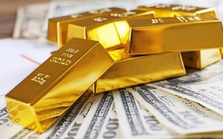 Giá vàng quốc tế cắm đầu lao dốc