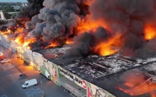 Hỏa hoạn thiêu rụi gần như toàn bộ khu chợ đông người Việt kinh doanh tại Ba Lan