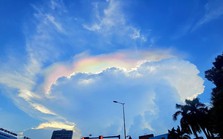 Giải mã đám mây ngũ sắc trên bầu trời TP HCM