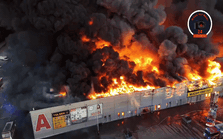 Video: Trung tâm thương mại chìm trong biển lửa ở Ba Lan