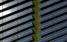 Pin mặt trời siêu rẻ Trung Quốc tràn ngập khắp thế giới đang đẩy giá kim loại này bùng nổ, tăng nóng không kém gì vàng