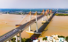 Toàn cảnh cao tốc đắt nhất Việt Nam có siêu cầu dây văng dài hơn 5 km, riêng dây cáp đã nặng 800 tấn