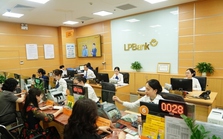 LPBank sẽ chào bán 800 triệu cổ phiếu với giá 10.000 đồng/cp, chưa bằng nửa thị giá