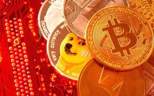 Giá vàng thế giới đứng im, bitcoin tăng thẳng đứng