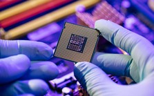 Cổ phiếu NVIDIA tăng vọt kể từ sau cái bắt tay với loạt công ty công nghệ Việt Nam, giá trị của tập đoàn sản xuất chip hàng đầu thế giới cao kỷ lục