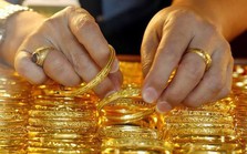 Giá vàng rớt thảm: SJC về sát 89 triệu đồng/lượng, vàng nhẫn trơn, vàng quốc tế cũng đồng loạt giảm sâu
