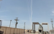 Hamas phóng loạt tên lửa cỡ lớn vào Tel Aviv, miền Trung Israel rung chuyển