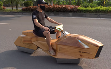 Ông bố 9x Bắc Ninh làm mô tô bay bằng gỗ: Mất gần 2 tháng, không bay được nhưng như lơ lửng trên không
