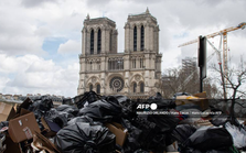 Paris có nguy cơ ngập rác trong kỳ Thế vận hội do công nhân thu gom đình công
