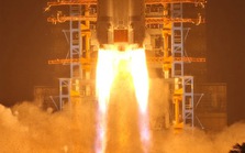 Bộ ảnh quyền lực: Tên lửa đẩy mạnh nhất Trung Quốc vừa phóng sứ mệnh "chưa nước nào dám thử"