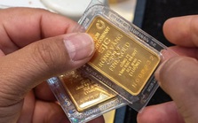 Ngày 4/5: Giá vàng SJC tiếp tục lập đỉnh, vàng nhẫn trơn giảm mạnh xuống dưới 75 triệu đồng/lượng