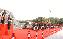 Cận cảnh 15 khẩu đại bác khai hoả 21 loạt tại lễ Tổng duyệt Kỷ niệm 70 năm chiến thắng Điện Biên