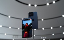 Hơn 10 năm từ trên đỉnh cao rơi xuống "vũng bùn": Apple mắc sai lầm gì khiến iPhone lụi bại?