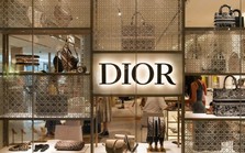Tranh cãi nảy lửa: Dior sản xuất túi hiệu với giá chỉ 1,4 triệu đồng, vào store gắn tag 70 triệu đồng