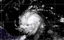 Siêu bão lịch sử “cực kỳ nguy hiểm” đổ bộ: San phẳng cả hòn đảo trong nửa giờ, gây mất điện toàn quốc, chính phủ nhiều nước ban bố cảnh báo khẩn cấp