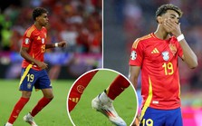 Tại sao giày Lamine Yamal in 2 lá cờ không phải Tây Ban Nha?