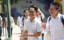 "Soi" điểm chuẩn học sinh TP.HCM, ông bố Hà Nội nhận xét 1 câu về con mình mà nhận đủ "gạch đá"