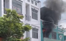 TP HCM: Cháy căn nhà 2 tầng, kịp cứu cụ bà 79 tuổi