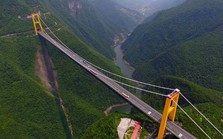Cây cầu bắc ngang 'vết nứt Trái đất' phá kỷ lục thế giới