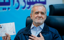Chân dung ông bố đơn thân trở thành Tổng thống đắc cử Iran